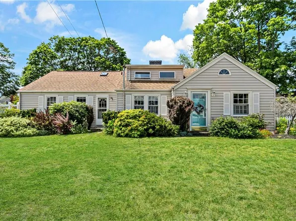 27 Becker Ave E, Riverside, RI 02915
