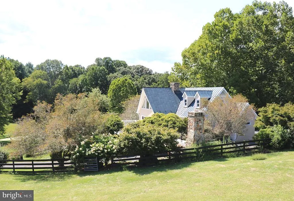 4 bed, 3.5 bath, 3810 sqft, $3,800 — Photo 1