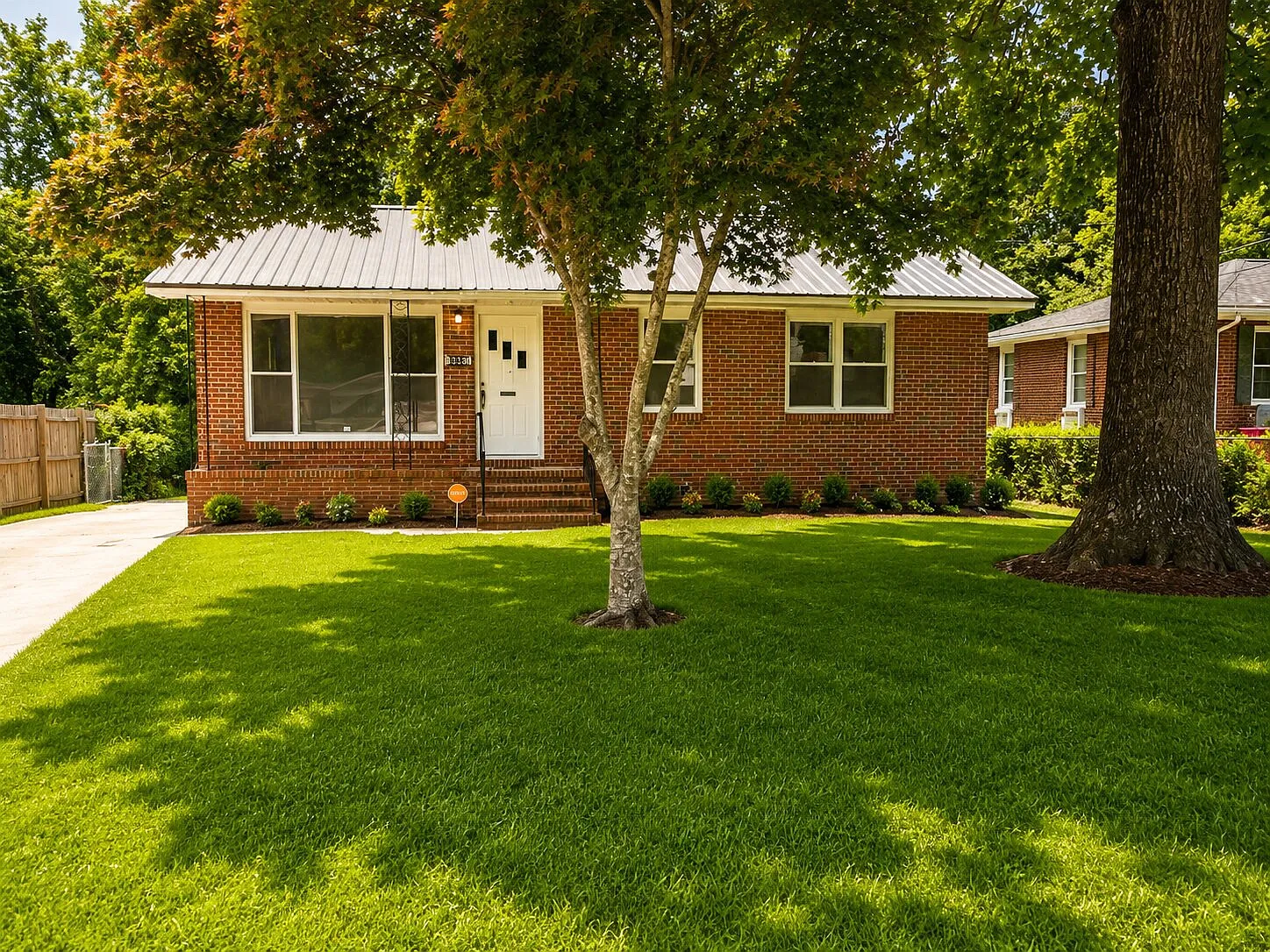 3 bed, 1.5 bath, 1216 sqft, $1,095 — Photo 1