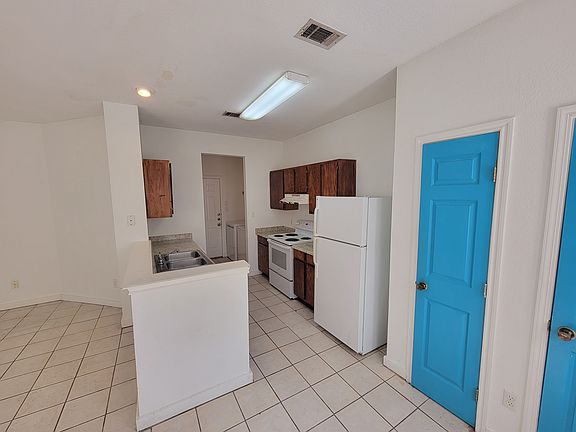 5th image of 812 Sagewood Trl