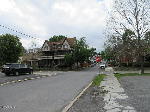 2nd image of 850 25th St