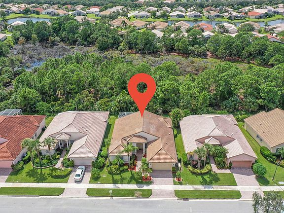 4th image of 481 NW Blue Lake Drive