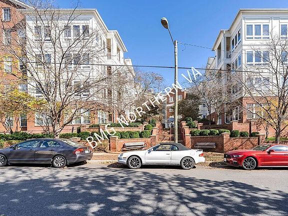2nd image of 801 S Greenbrier St APT 422
