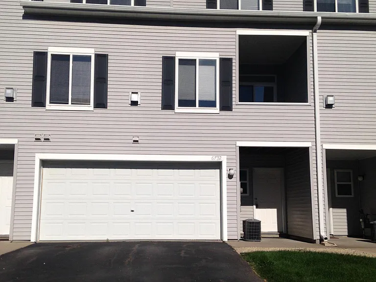 6732 Meadow Grass Ln S — Photo 1