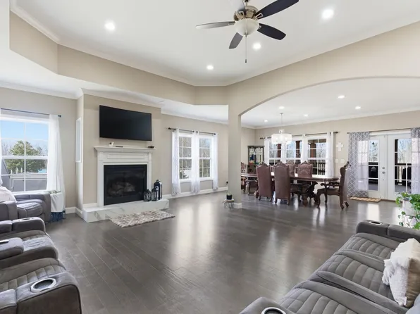 124 Gettysburg Ln, Lafayette, TN 37083