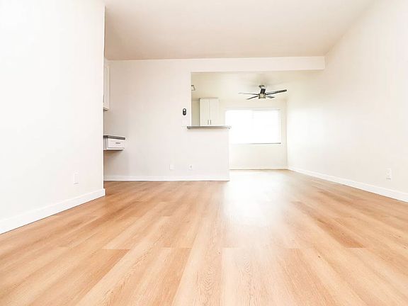3rd image of 14119 Mulberry Dr #27