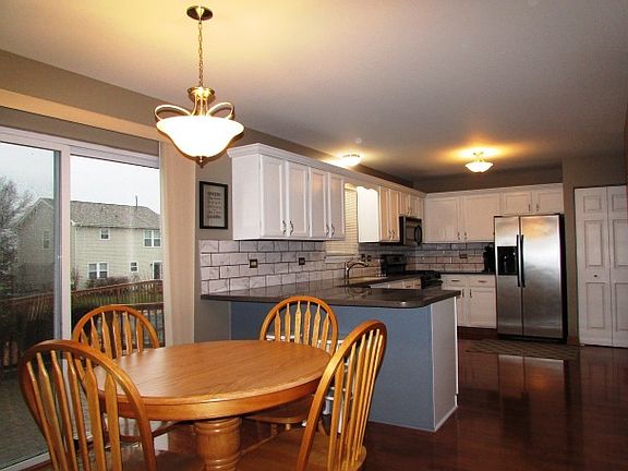 3rd image of 8029 W Ryeland Dr