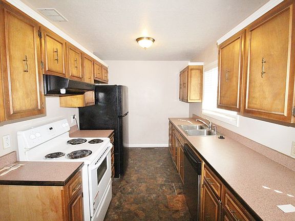 4th image of 386 Davidson Dr