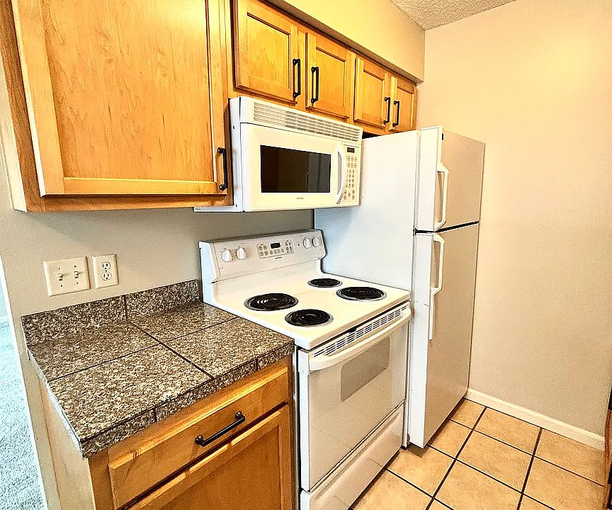 1st image of 1539 D St #7