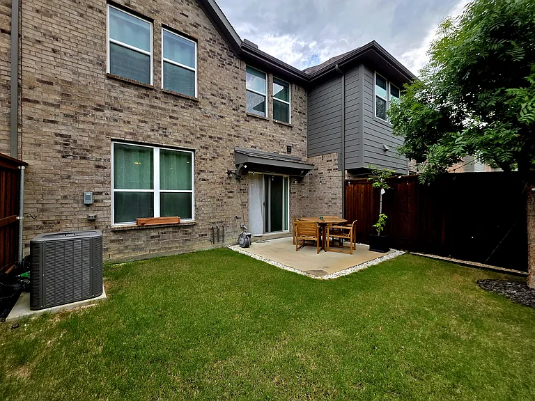 1002 Mikaela Dr — Photo 8