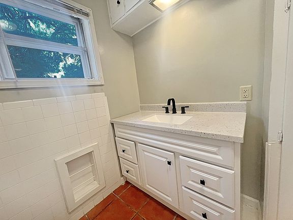 5th image of 1401 W Avenue M
