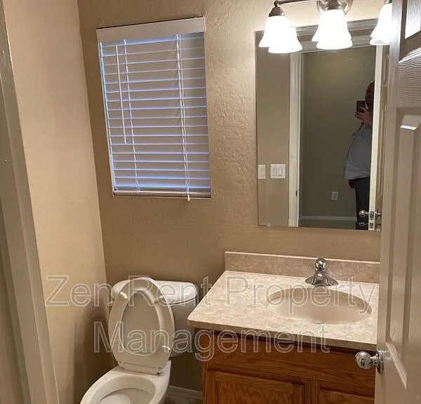 2541 W Canyon Way — Photo 6