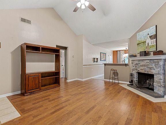 5th image of 1379 Lagrange Downs Rd