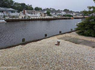 9 S Hollywood Boulevard, Forked River, NJ 08731