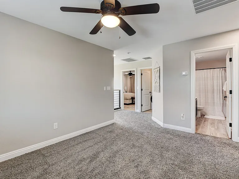 10233 Gibson Isle Dr — Photo 28
