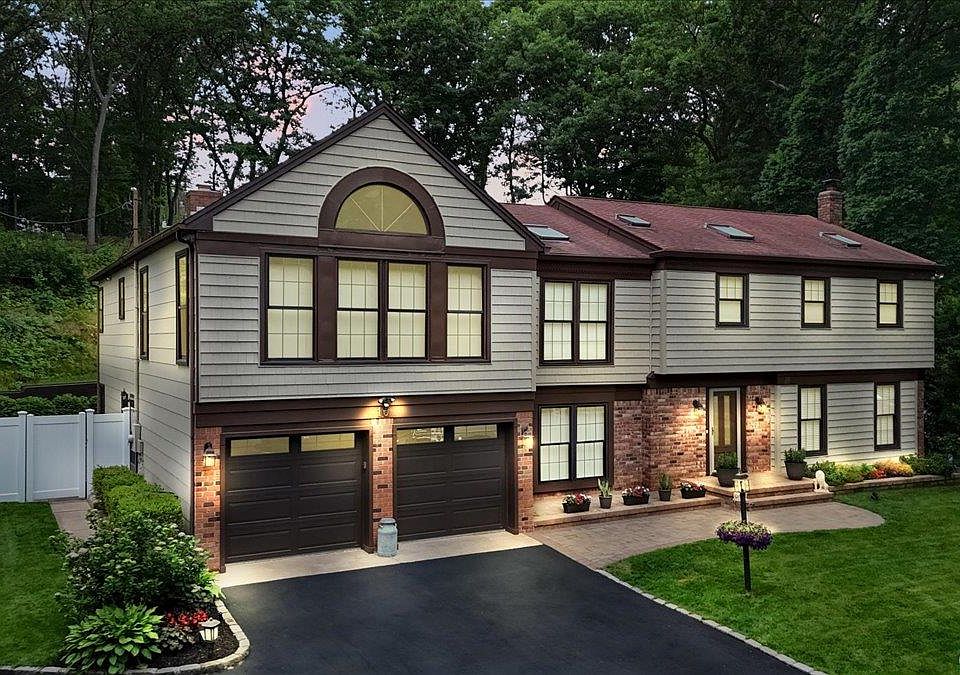 1st image of 10 Burham Drive
