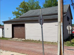 960 Chancery Ln, Meadville, PA 16335