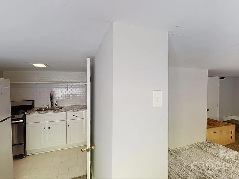 428 Hawthorne Ln #9 — Photo 11