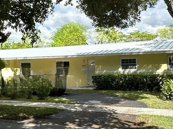 8705 SW 192nd St, Cutler Bay, FL 33157