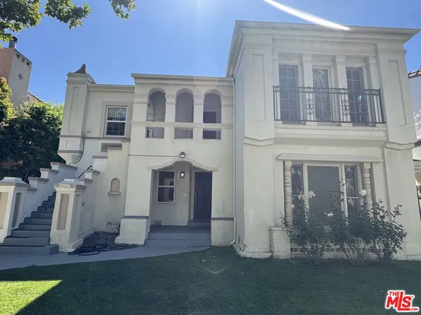 211 S Arnaz Dr, Beverly Hills, CA 90211