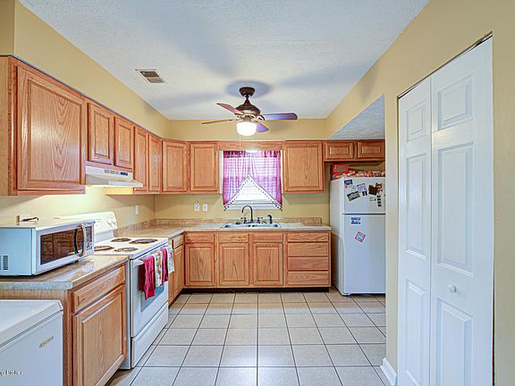 4th image of 5210 Gathwright Dr