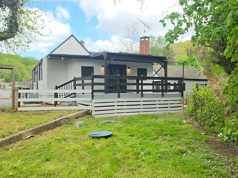 2901 Pricetown Rd — Photo 1