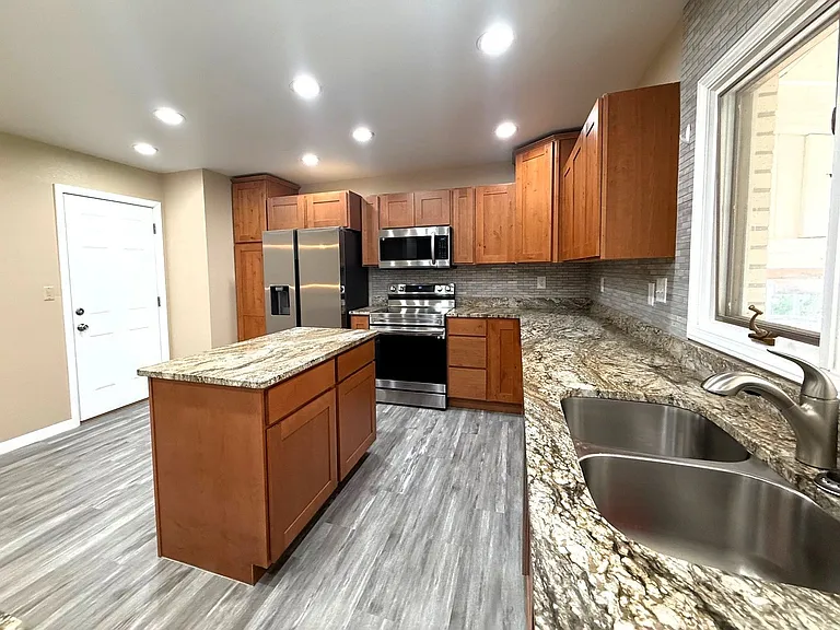 3249 Monte Vista Dr — Photo 3