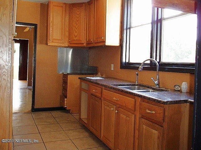 2nd image of 1856 Jefferson Rd