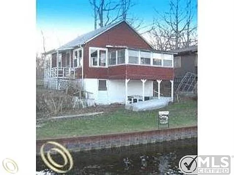 11817 Westshore Dr photo 1