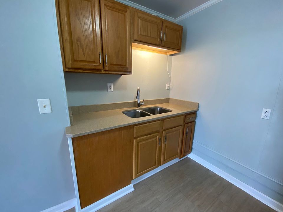 2nd image of 111 Morton St #0