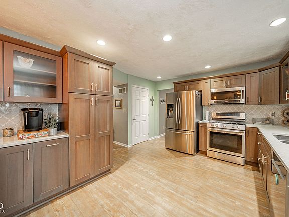 2nd image of 3004 W Aruba Way