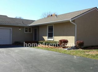 12852 W 109th St, Overland Park, KS 66210