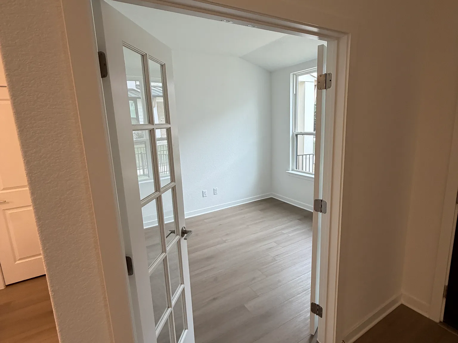 3 bed, 1881 sqft, $2,300 — Photo 3