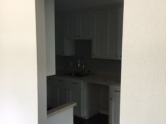 5th image of 224 W Davilla Ave