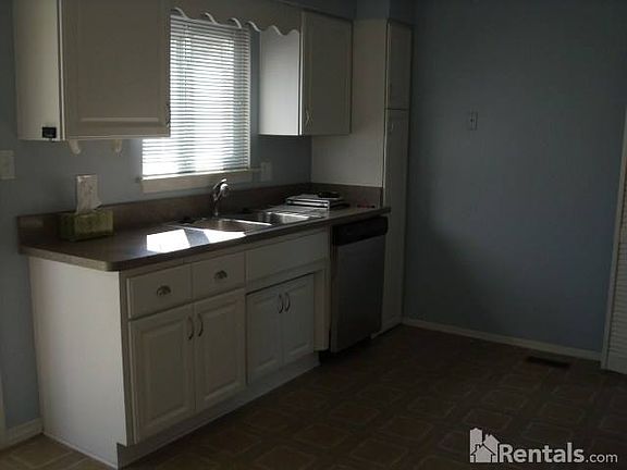 3rd image of 30792 Whittier Ave