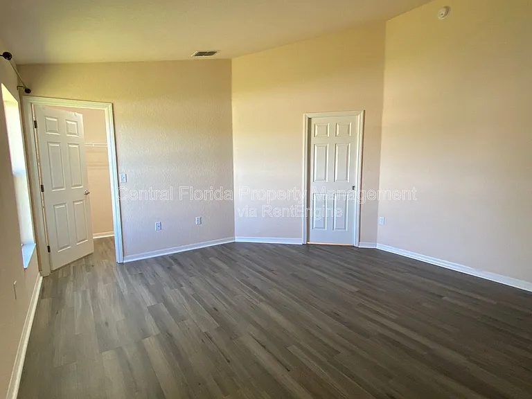 250 Highland Meadows Ct — Photo 16