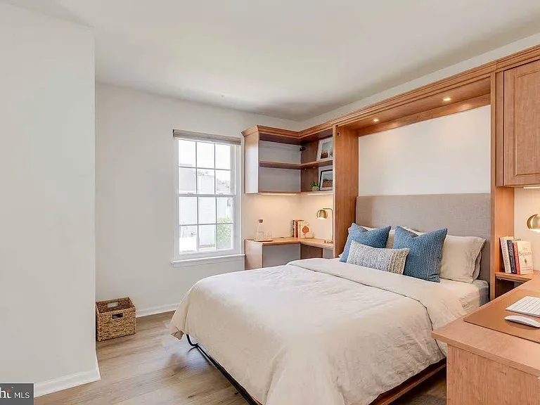 3704 Fenwick Ln — Photo 27