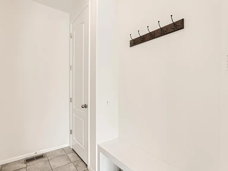14980 Vienna Cir — Photo 26