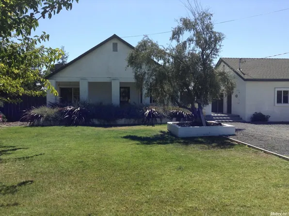 4680 Montgomery Rd, Oakdale, CA 95361