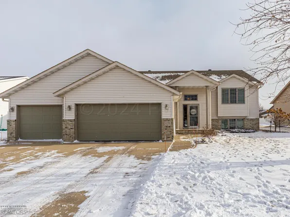 4196 54th St S, Fargo, ND 58104