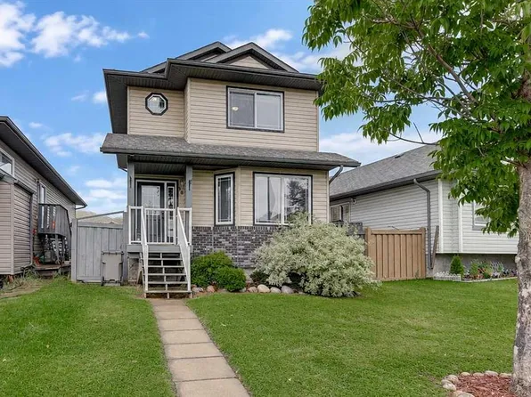 18 E Pinnacle St, Grande Prairie, AB T8W 0A9