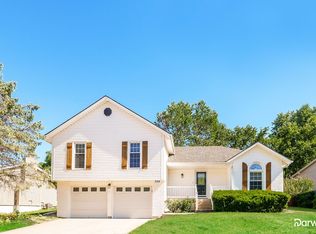 329 SE Brownfield Dr, Lees Summit, MO 64063