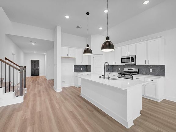 4th image of 14002 Baikal Manor Dr