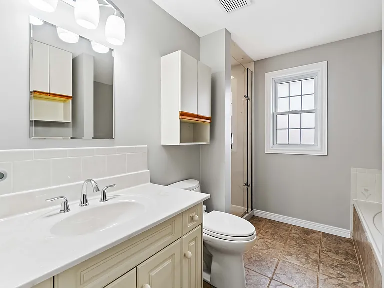 451 Saint Lawrence Ct — Photo 7