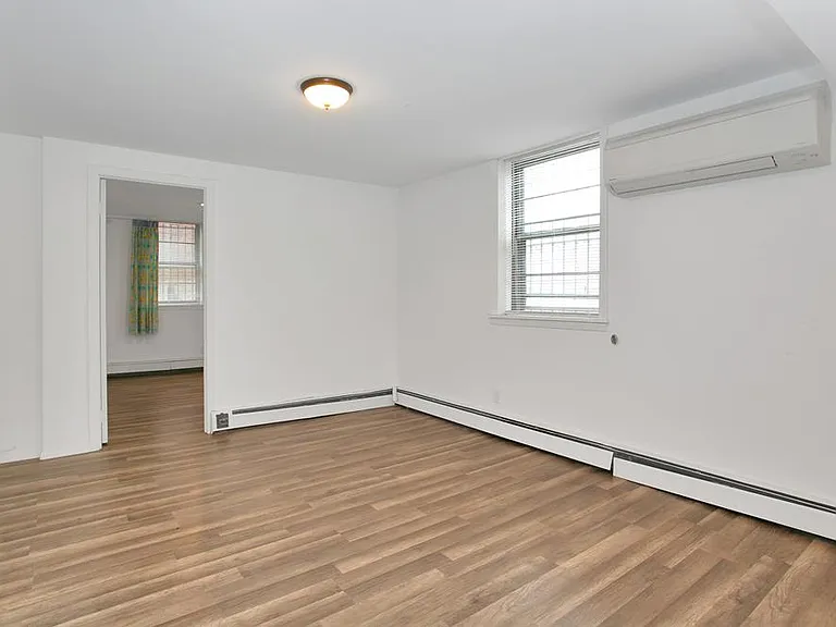 2730 Edgehill Ave — Photo 16