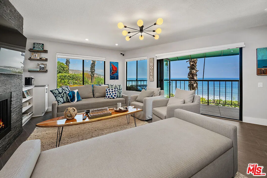 1 bed, 1.0 bath, 701 sqft, $6,250 — Photo 3