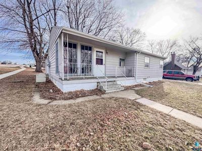 300 S 1st Ave, Brandon, SD, 57005