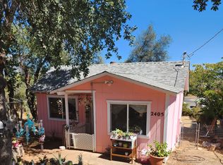 2405 West St, Redding, CA 96001