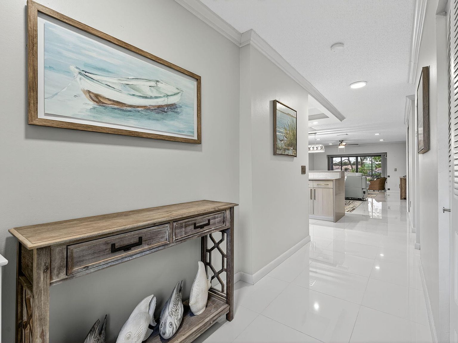 8450 Casa Del Lago #J