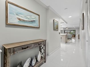 8450 Casa Del Lago #J, Boca Raton, FL 33433